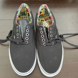 Black Vans Authentic